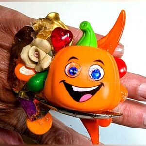 Wendy Gell Halloween pumpkin ring orange wing Swarovski stones. Heart.